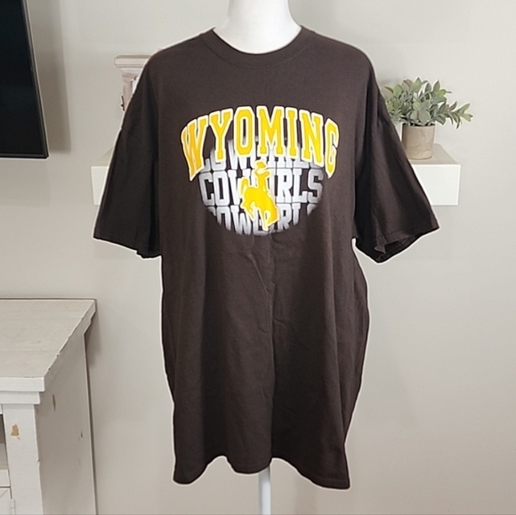 Gildan Other - Gildan Heavy Cotton Wyoming Cowgirls Short Sleeve Tee Unisex